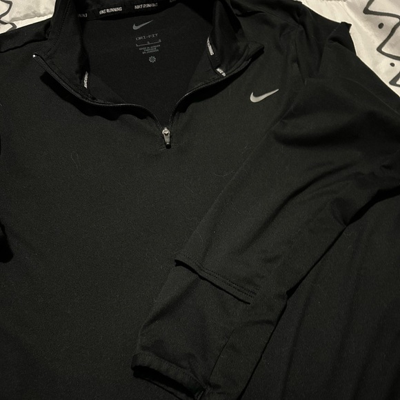 NIKE Swift Element 1/4-Zip Running Top - Picture 5 of 6